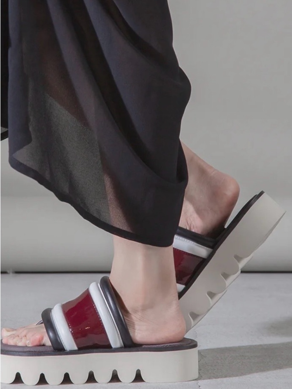 ALL BLACK Triple Bold Band Lugg Thong Sandals in Black, White & Brown